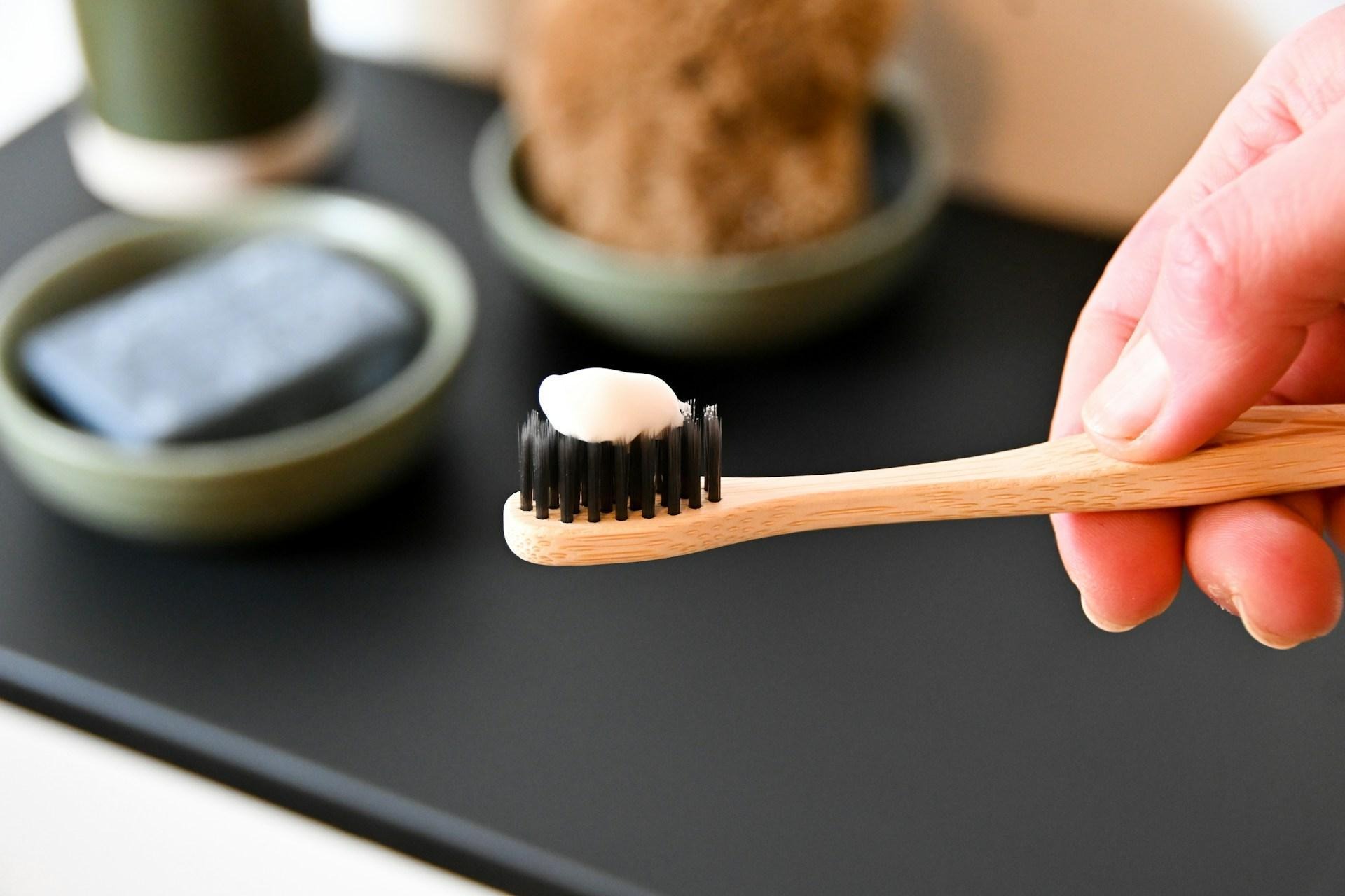 8 Best Toothpastes for Gingivitis: An Ingredient-First Comparison ...